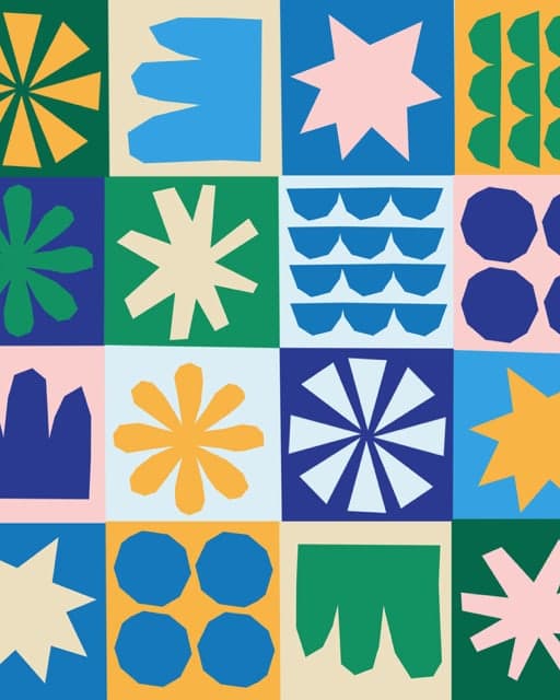 Estrelas, sóis e folhas recortadas numa grelha de dezasseis azulejos